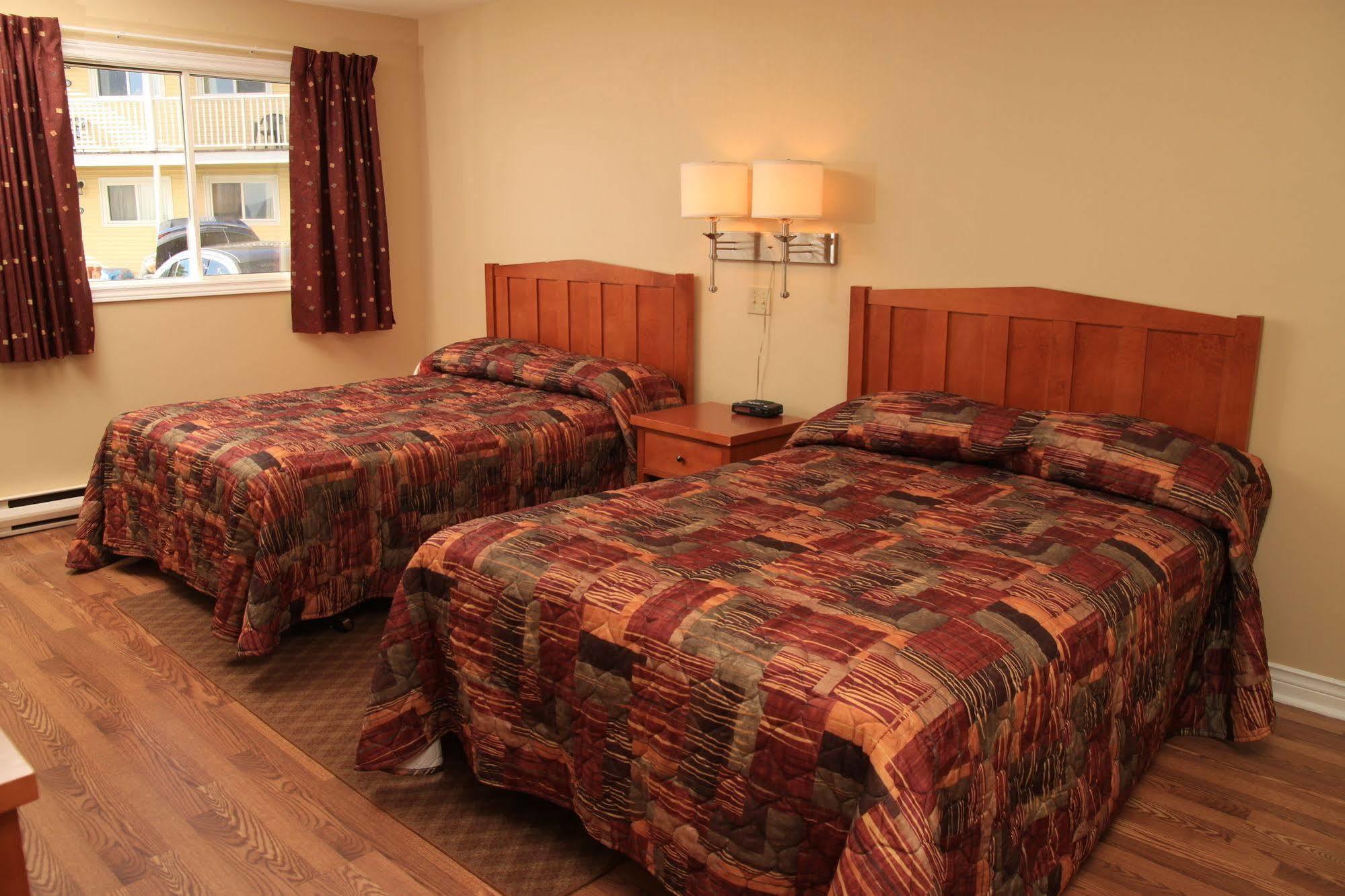 אלמה Alpine Motor Inn מראה חיצוני תמונה