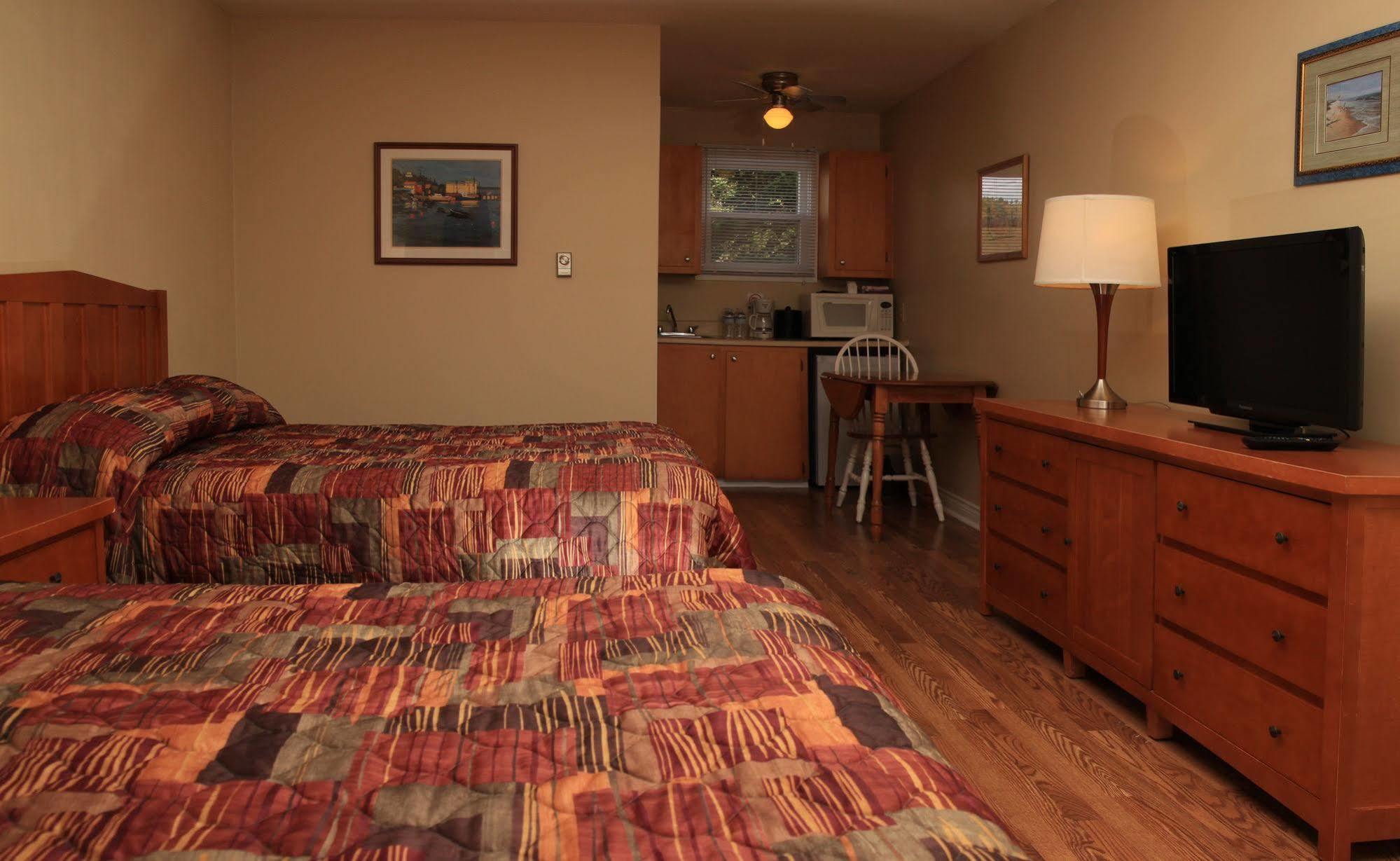 אלמה Alpine Motor Inn מראה חיצוני תמונה
